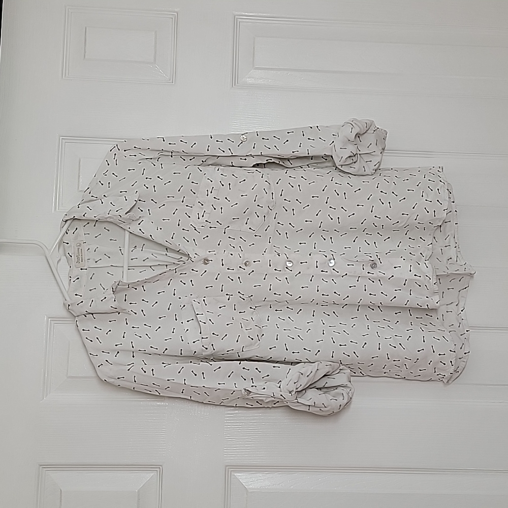 White and Black Key Button Down Blouse L